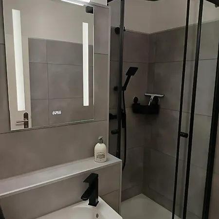 Apartment Business Mit Neuem Bad / Wlan / Smart-tv / Kueche